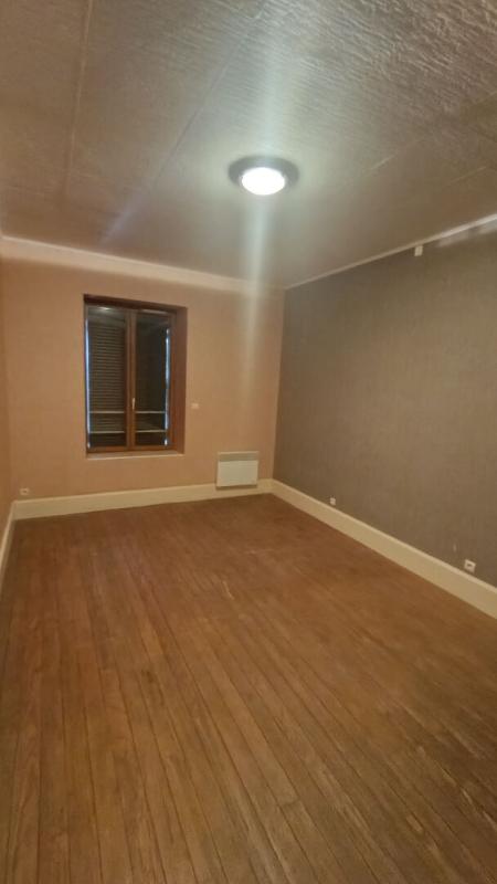 TREVERAY Ensemble immobilier ? F4 + Studio indépendant + Dépendance ? 5 pièces ? 139 m² ? 90 000 7