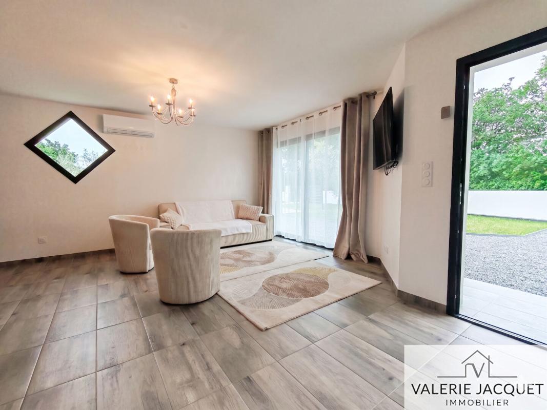 SAINT-PIERRE-DU-PALAIS Maison St Pierre Du Palais 4 pièce(s) 90 m2 4