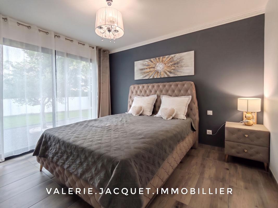 SAINT-PIERRE-DU-PALAIS Maison St Pierre Du Palais 4 pièce(s) 90 m2 6