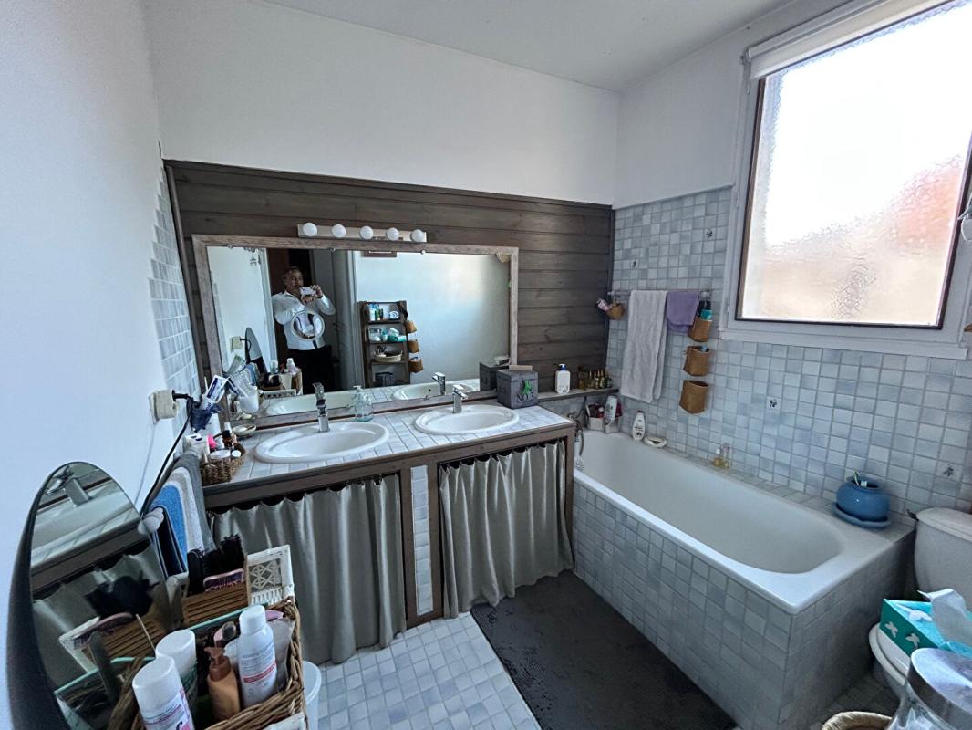 LA CIOTAT Maison De village 4 pièce(s) 79 m2+cour intérieur 5