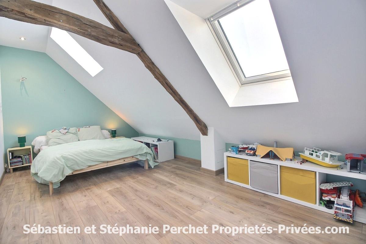 GIDY longère de charme en cours de rénovation -157 m² - 6 chambres -Terrain de 1 388 m² - Grand garage de 60 m² - Environnement calme et fort potentiel 10