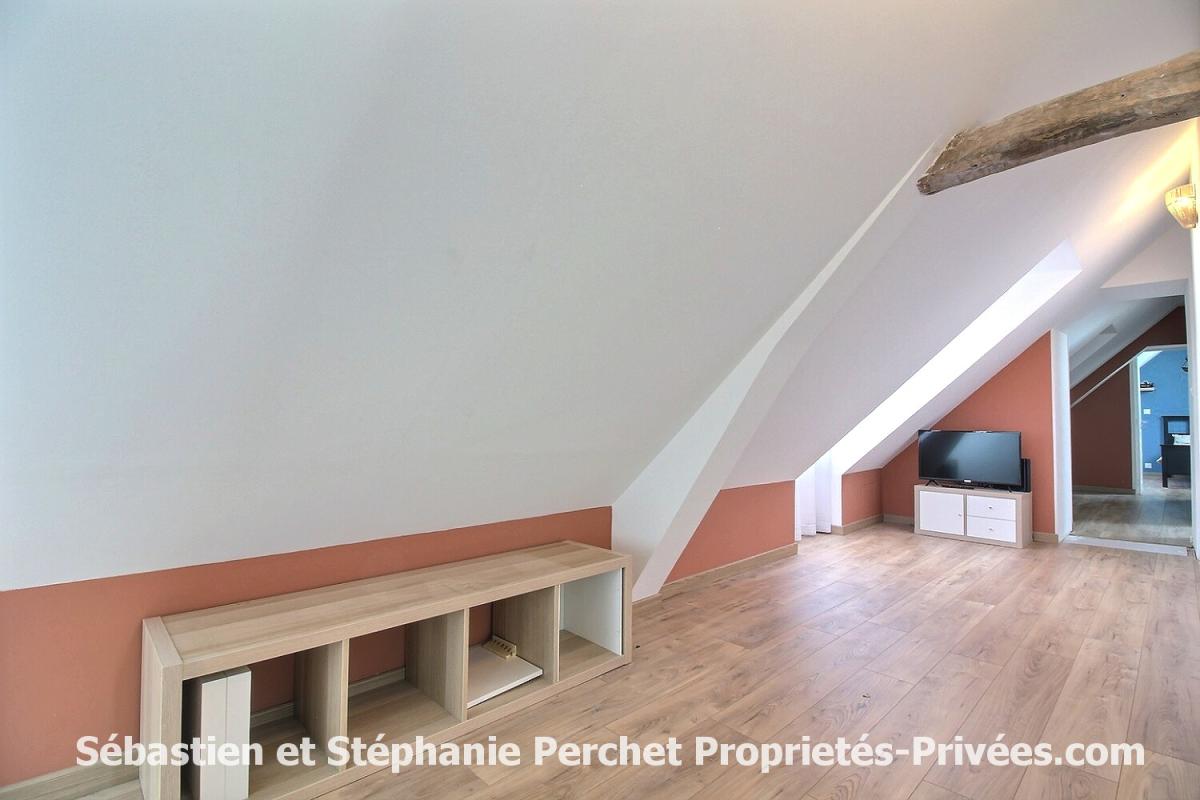 GIDY longère de charme en cours de rénovation -157 m² - 6 chambres -Terrain de 1 388 m² - Grand garage de 60 m² - Environnement calme et fort potentiel 11