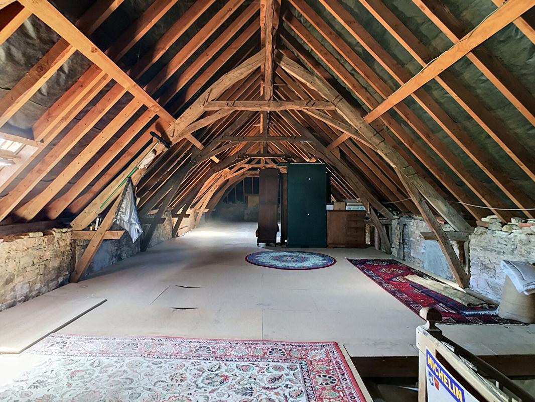 GOURDON Belle propriété en pierre avec gîte 10