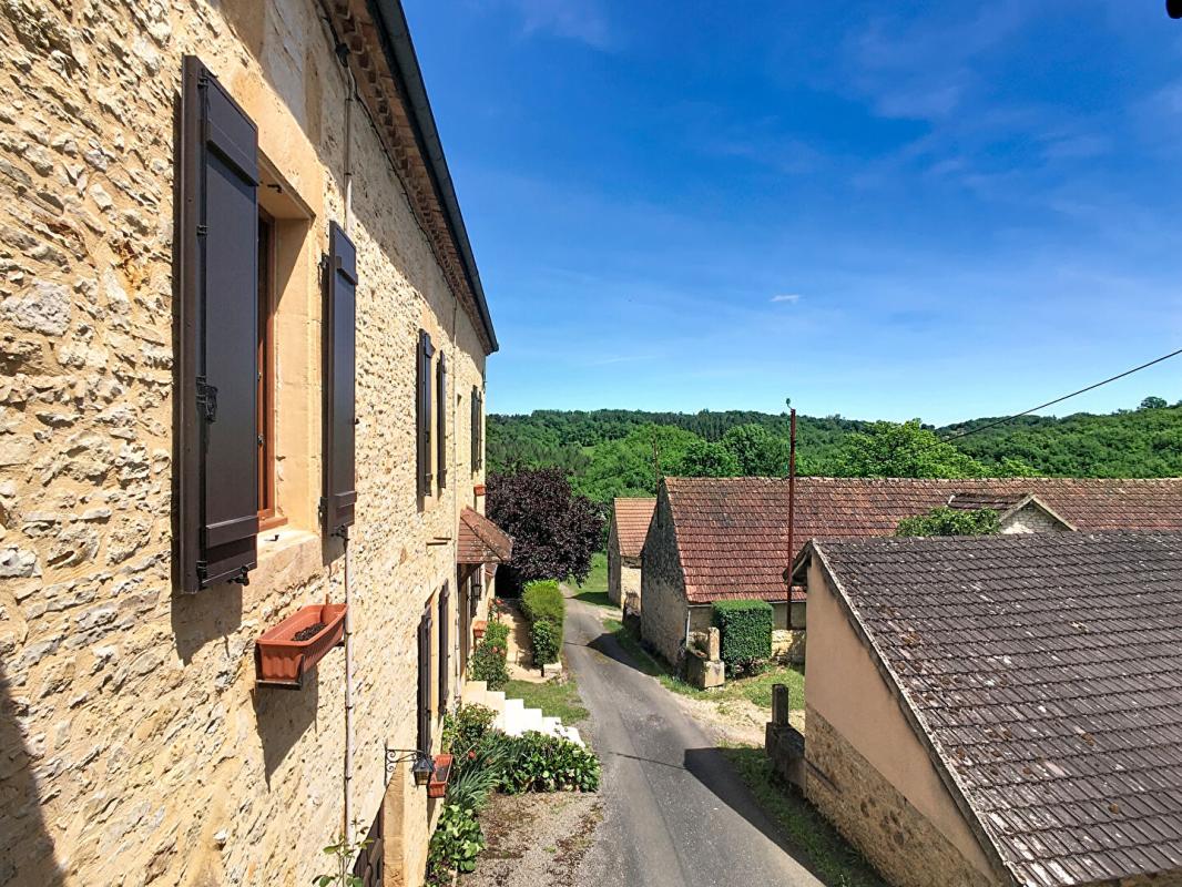 GOURDON Belle propriété en pierre avec gîte 18