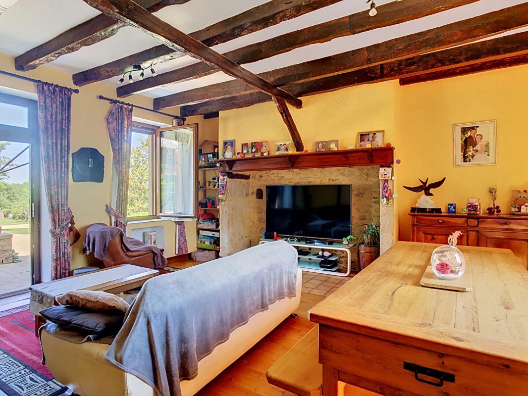 GOURDON Belle propriété en pierre avec gîte 6