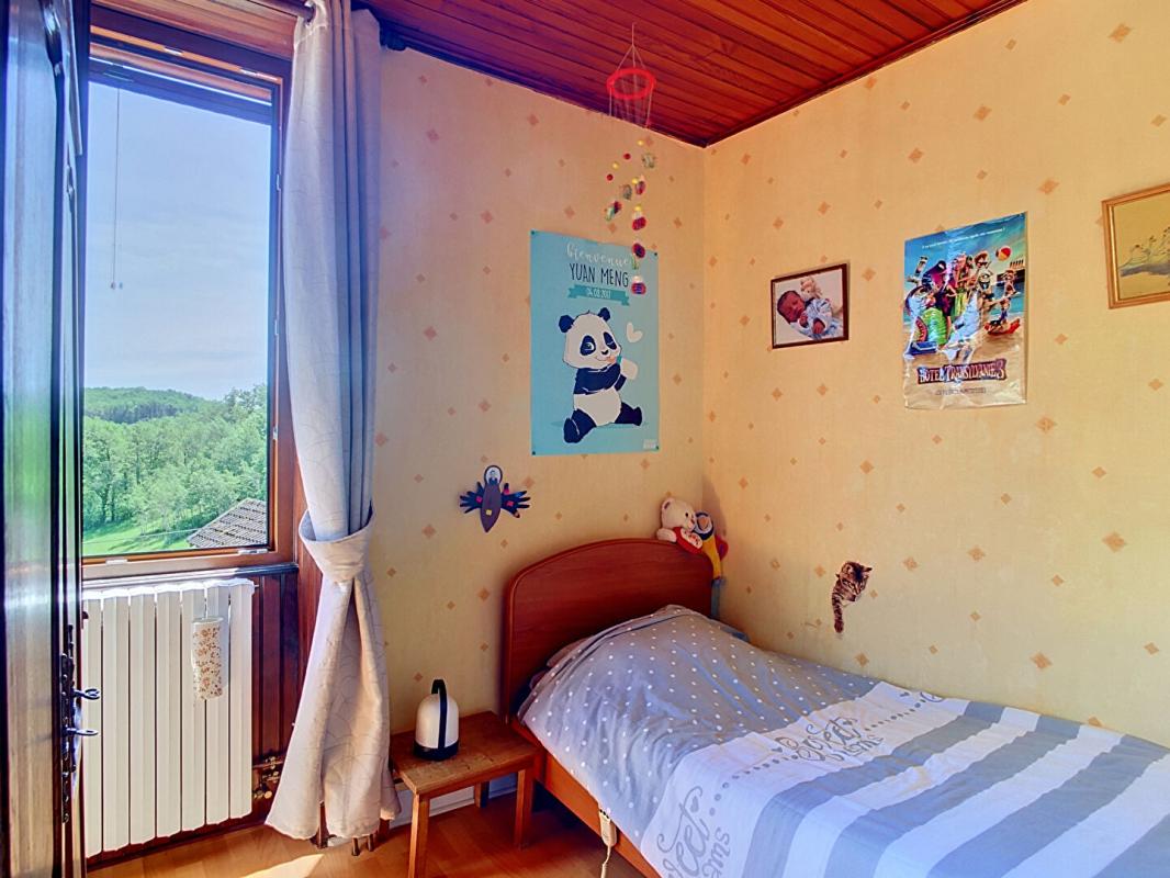 GOURDON Belle propriété en pierre avec gîte 8