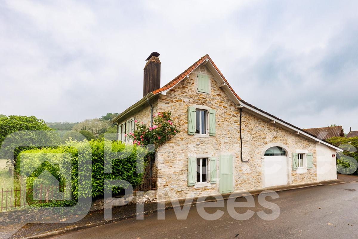 SALIES-DE-BEARN MAISON DU XVIIIe restaurée avec goût 12