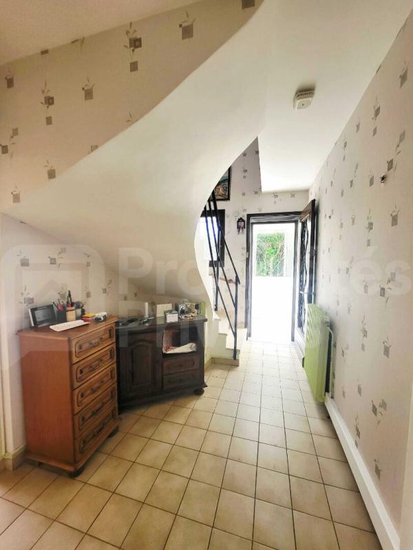 ETRECHY ETRECHY Maison 5 pièces, garage et jardin 4