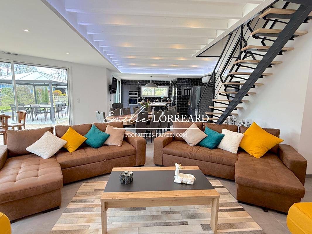 LE MANS Maison au sud du Mans 6 pièce(s) 216 m2 1
