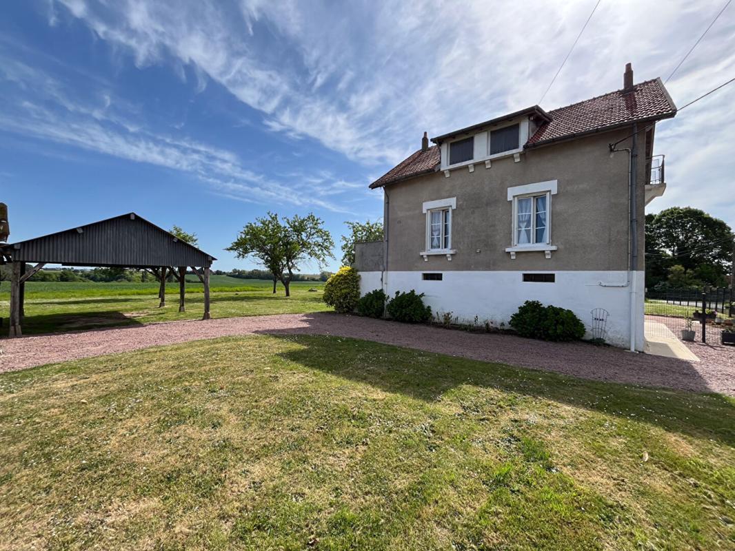 LUCAY-LE-MALE Maison Lucay Le Mâle 5 pièce(s) 96 m2 16