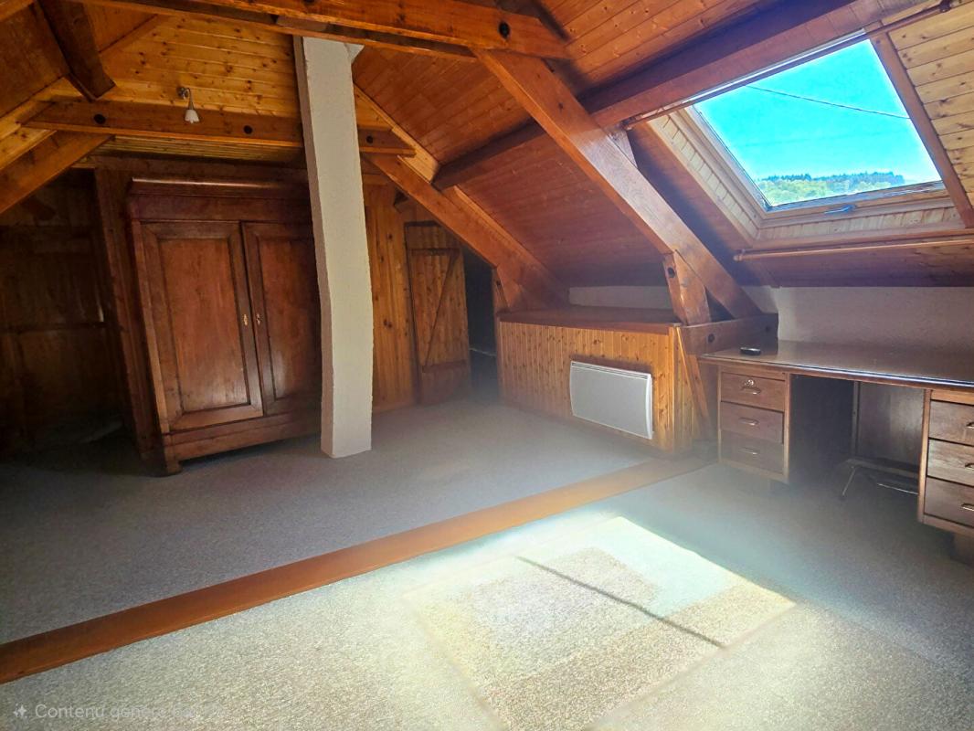 LE MAYET-DE-MONTAGNE Maison Le Mayet De Montagne 8 pièce(s) 135 m2 8