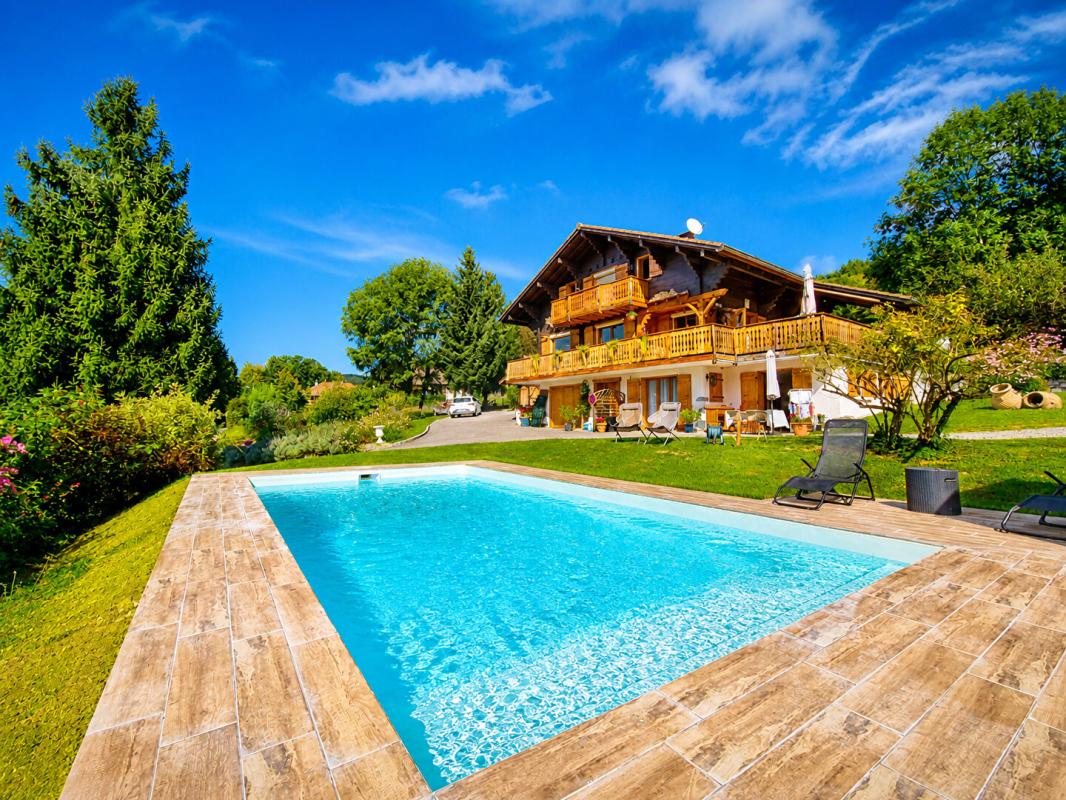 FAVERGES Chalet Faverges Seythenex 7 pièces 199 m2 1