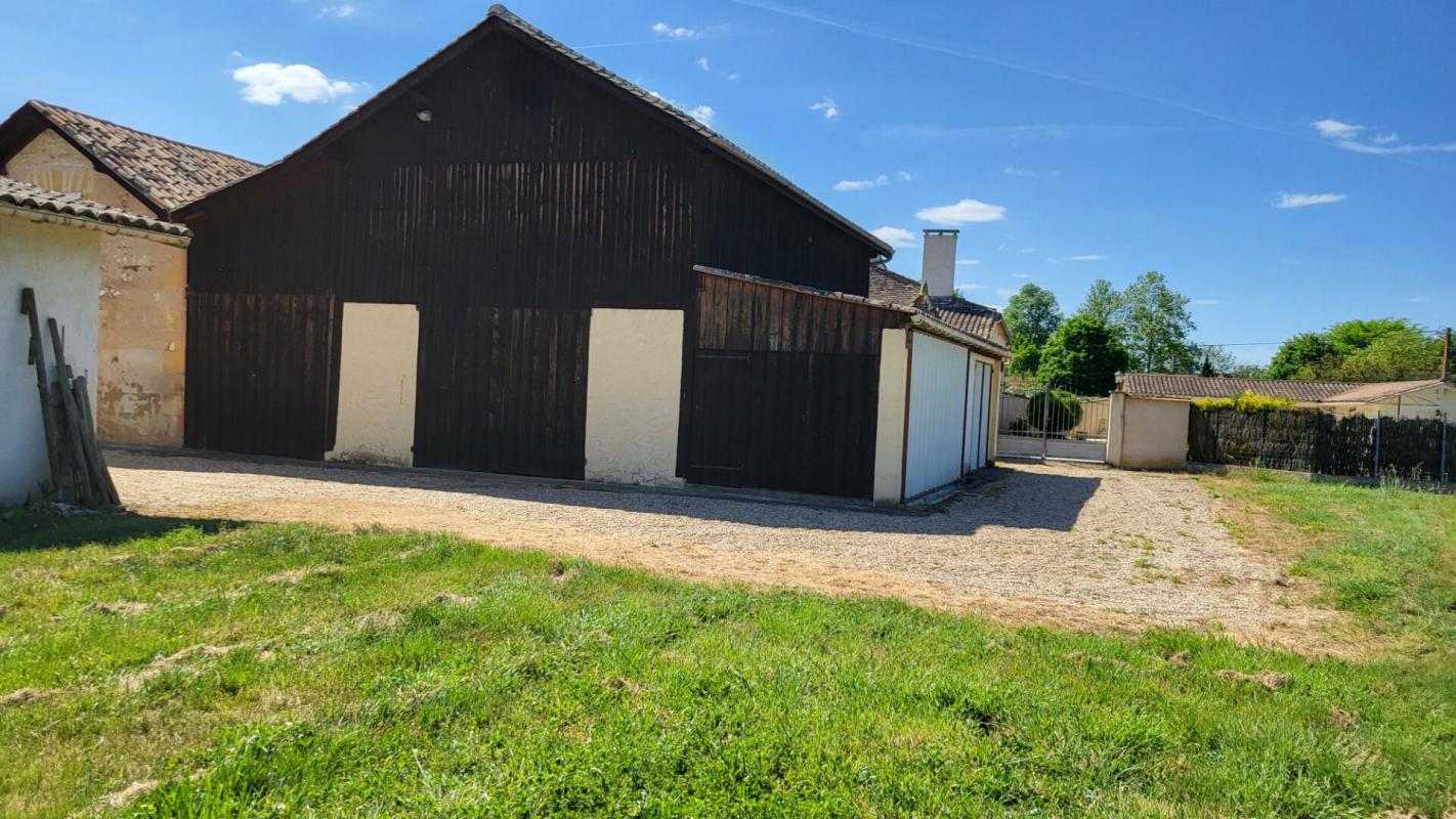 BERGERAC Proche Bergerac Demeure en pierres, gite et dépendances 17 pièces sur  parcelle de 23000 m² 11