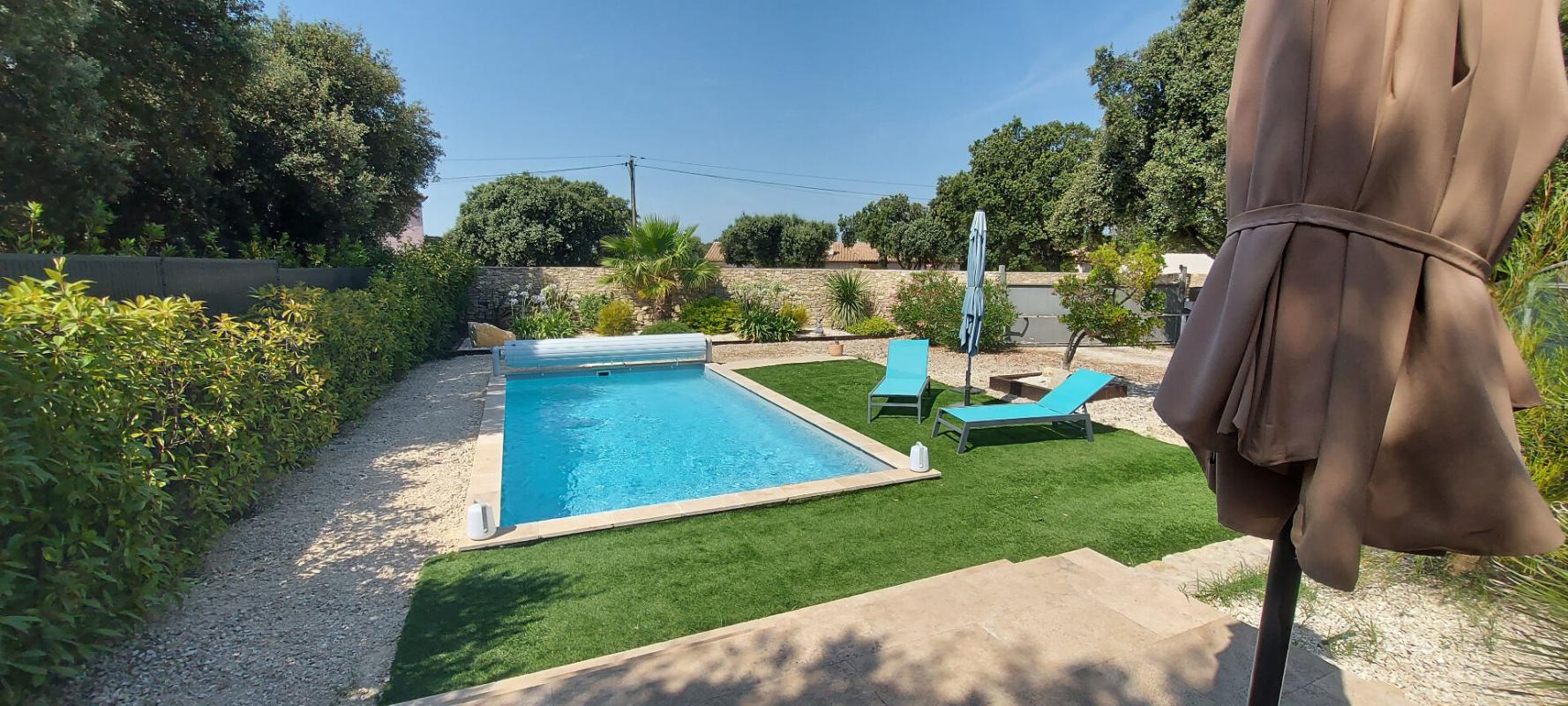 NIMES 30. GARD. NIMES. Belle maison contemporaine de 84 m2 sur terrain arboré de 728 m2 avec piscine quartier Carreau de Lanes 1