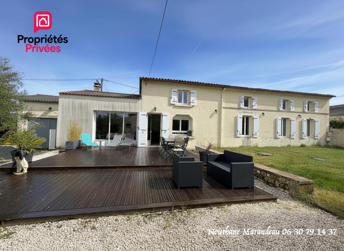THAIMS Charentaise - 159 m2 - 3 chambres - Grandes dépendances - PRIX  282 150  HAI 1