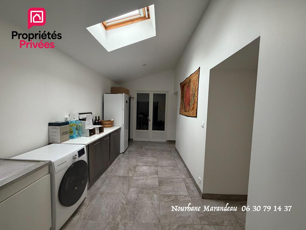 THAIMS Charentaise - 159 m2 - 3 chambres - Grandes dépendances - PRIX  282 150  HAI 6
