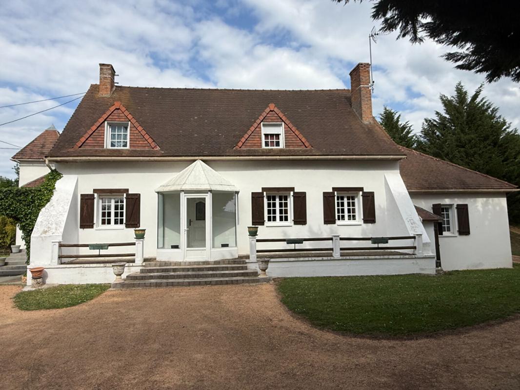 VILLENEUVE-SUR-ALLIER Maison Villeneuve Sur Allier 5 pièce(s) 220 m2 1