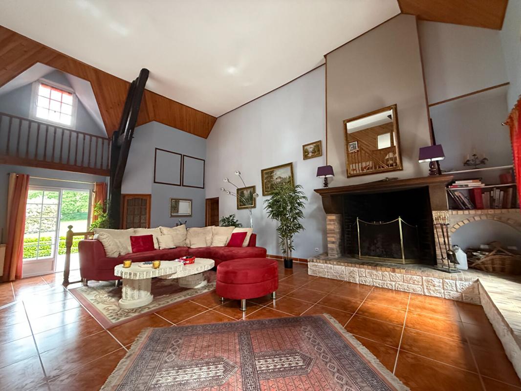 VILLENEUVE-SUR-ALLIER Maison Villeneuve Sur Allier 5 pièce(s) 220 m2 7