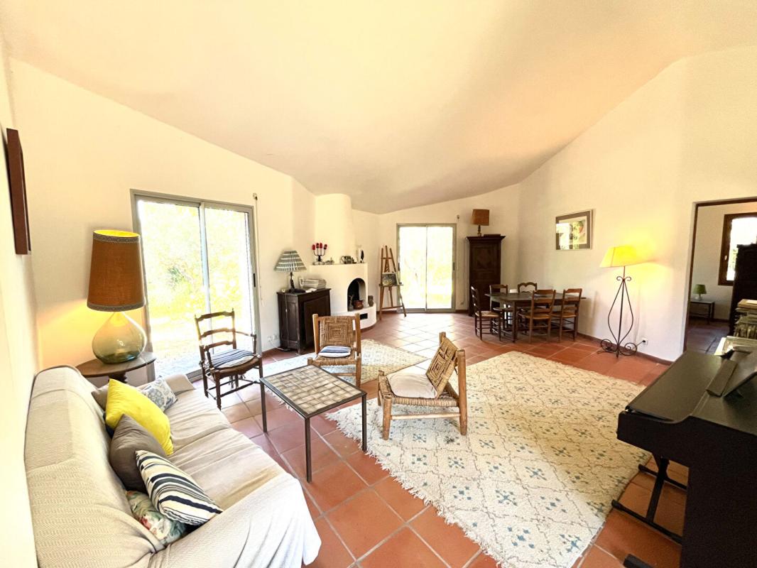 AUPS Magnifique propriété sur Aups - 293m² 2