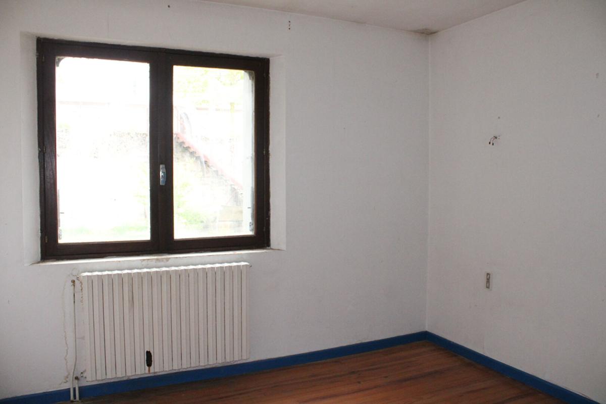 LANGOGNE Maison  6 pièce(s) avec 2 appartements, garage  et jardin 12