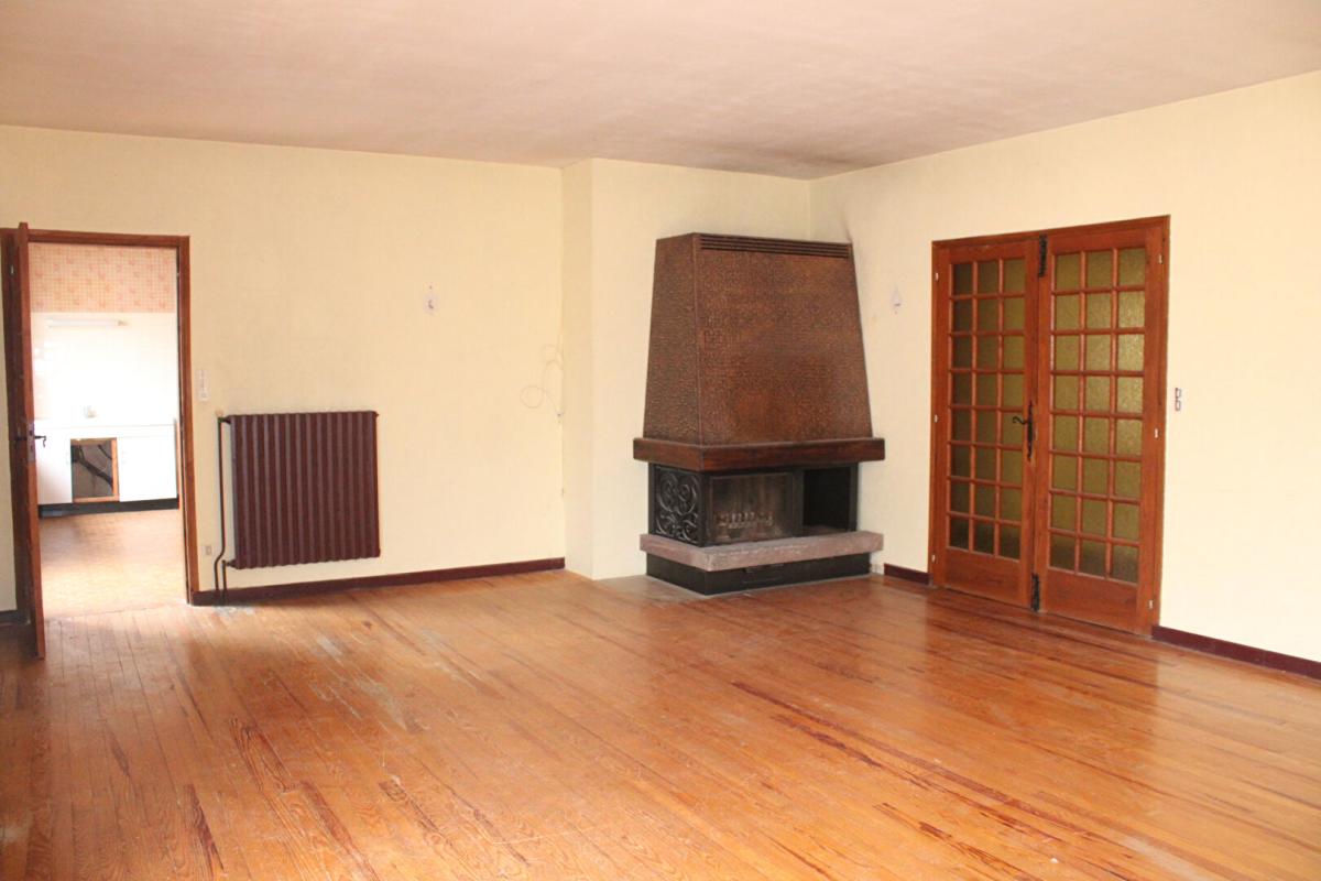 LANGOGNE Maison  6 pièce(s) avec 2 appartements, garage  et jardin 2