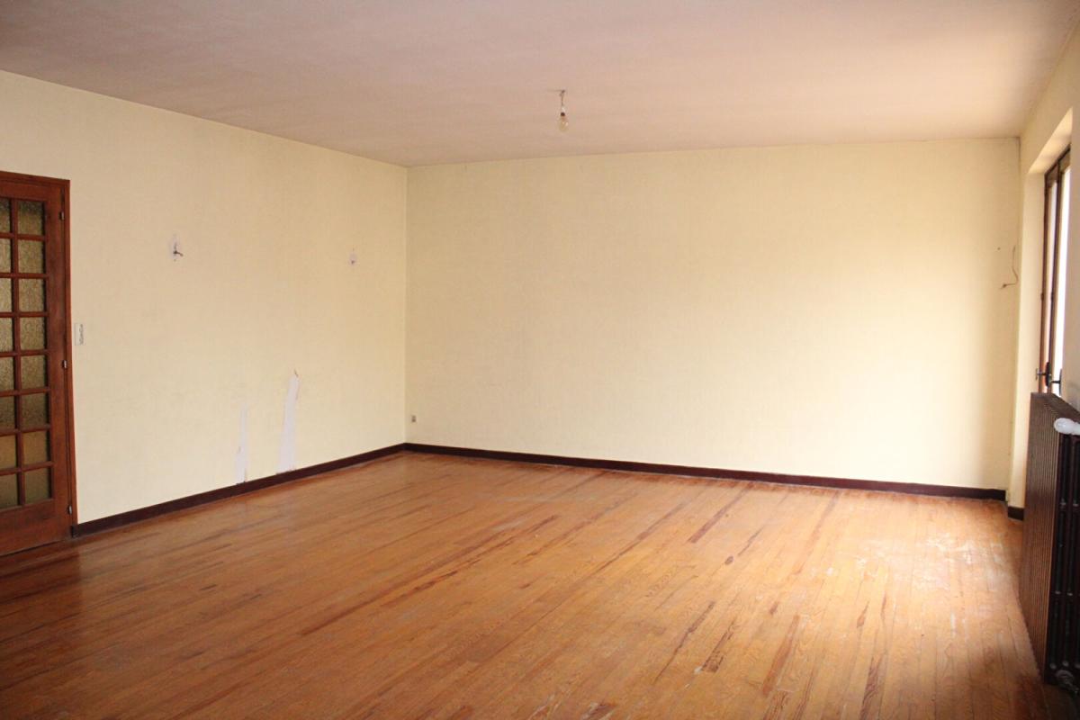 LANGOGNE Maison  6 pièce(s) avec 2 appartements, garage  et jardin 4