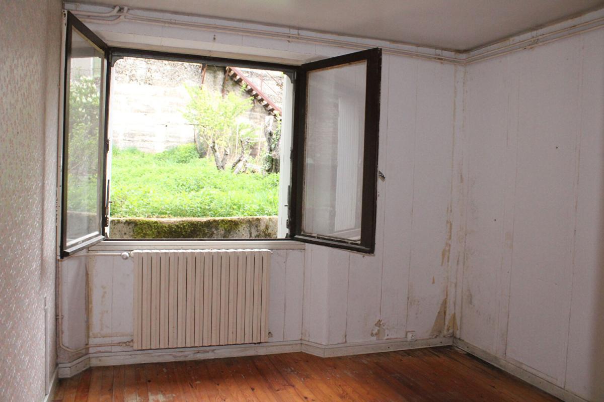 LANGOGNE Maison  6 pièce(s) avec 2 appartements, garage  et jardin 7