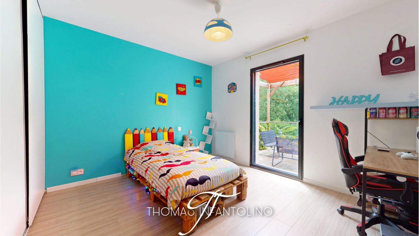 VERZEILLE EN EXCLUSIVITE - PLAIN PIED - 3 CHAMBRES - SOUS SOL - PISCINE 14
