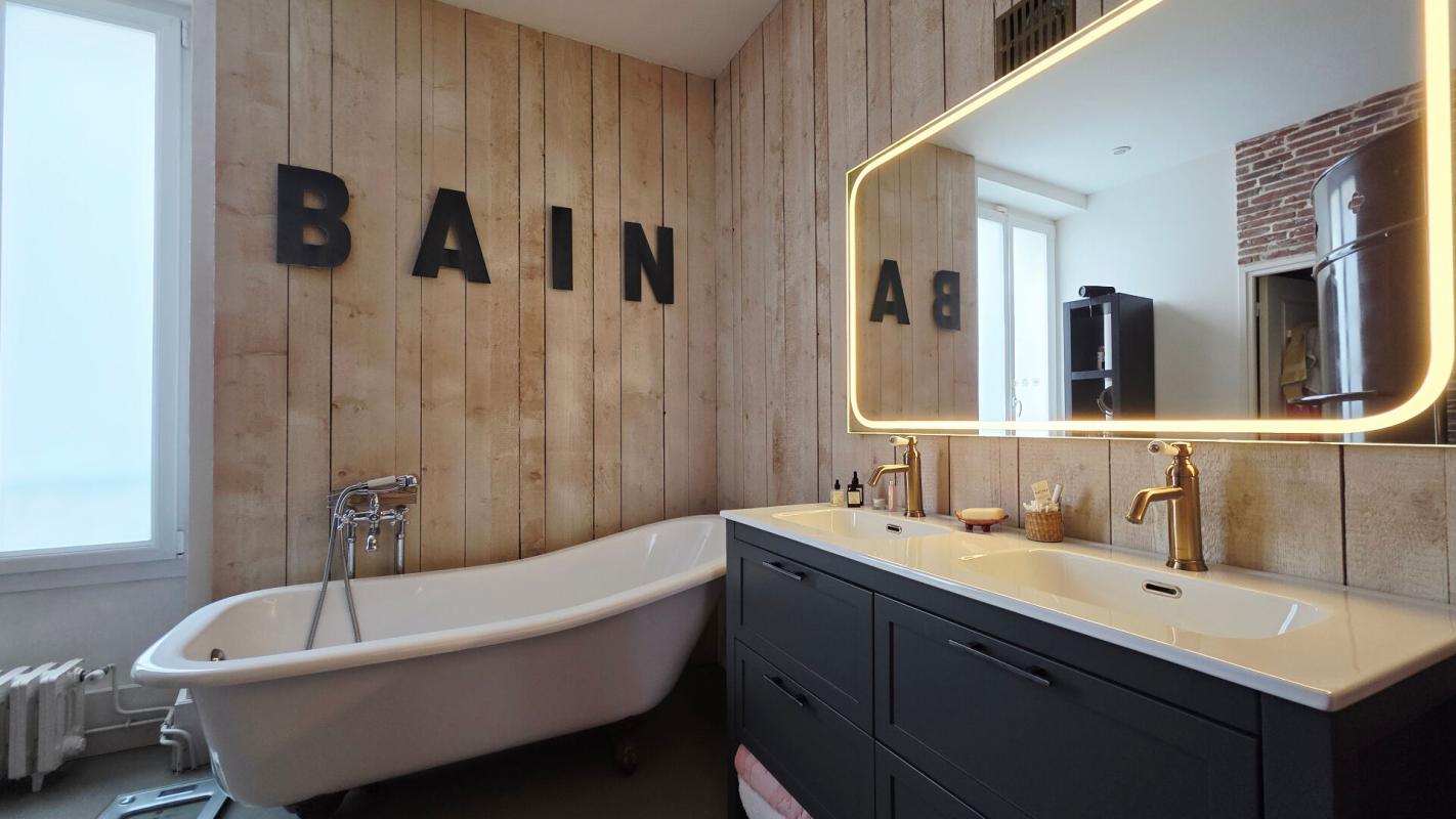 BOURGES BOURGES MAISON 183 M² 7 PIECES 5 CHAMBRES PISCINE 12