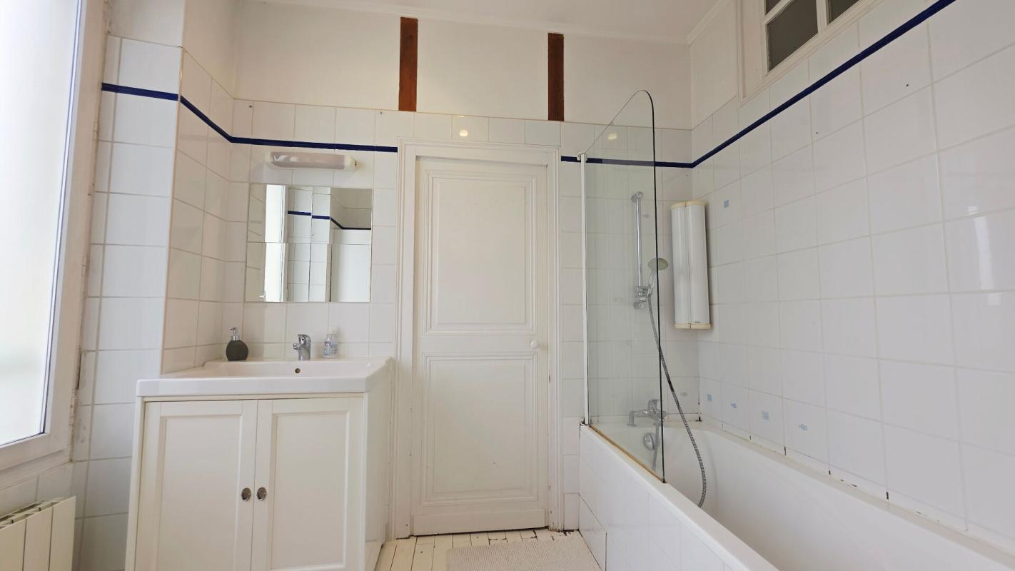 BOURGES BOURGES MAISON 183 M² 7 PIECES 5 CHAMBRES PISCINE 16