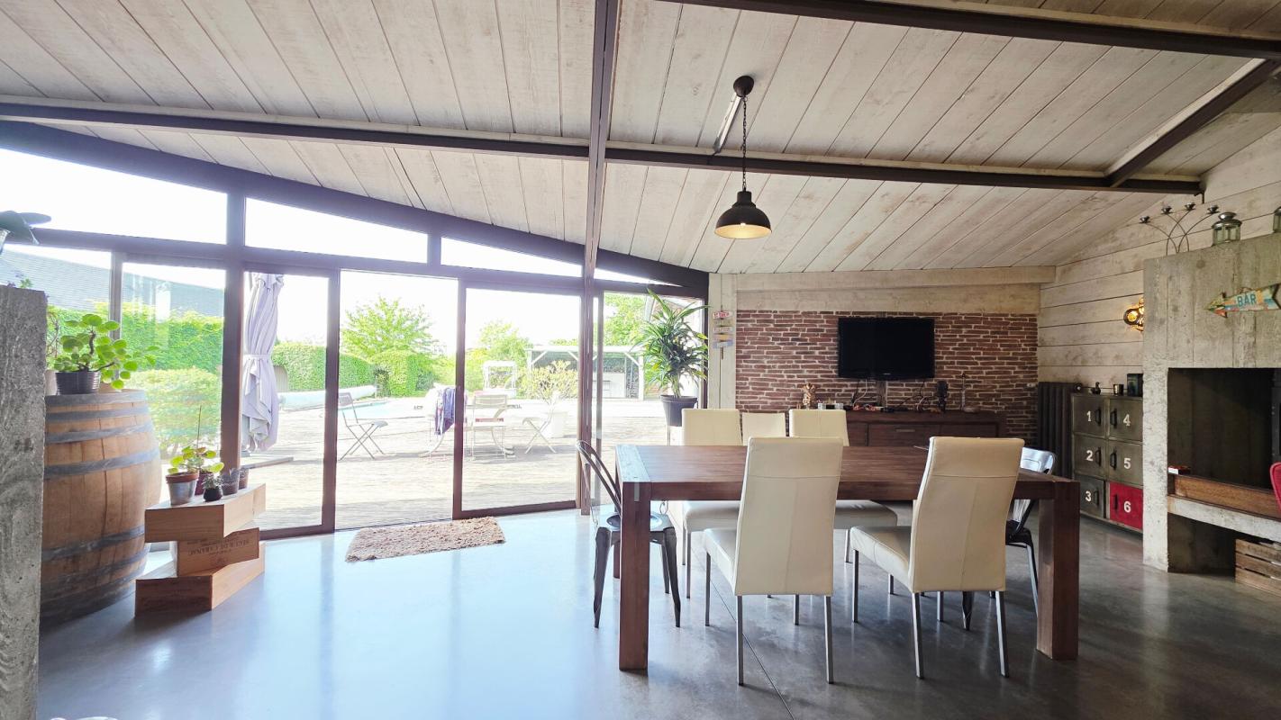 BOURGES BOURGES MAISON 183 M² 7 PIECES 5 CHAMBRES PISCINE 5