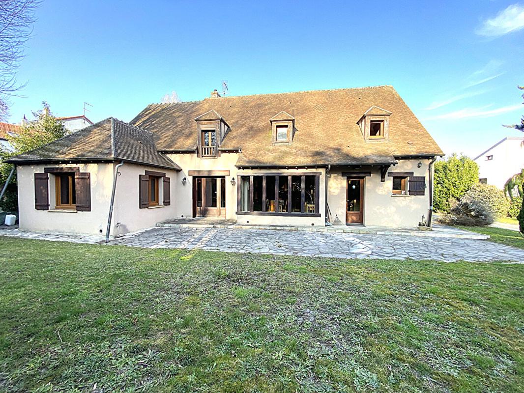 CLAMART Splendide maison 8 pièces à vendre à Clamart 1