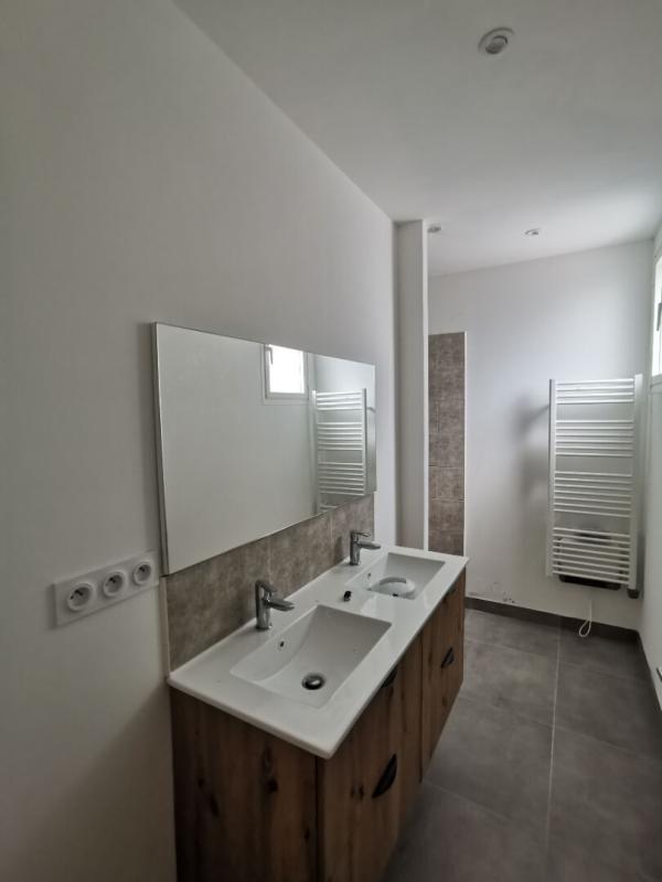 SAINT-PRIVAT-DES-VIEUX Villa Saint Privat Des Vieux 6 pièce(s) 130 m2 4 CHAMBRES  + GARAGE 13