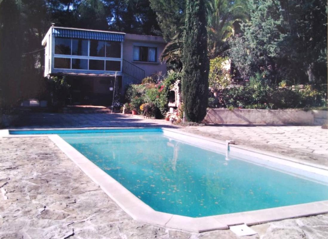 LA CIOTAT Maison avec piscine, garage, dépendance 1