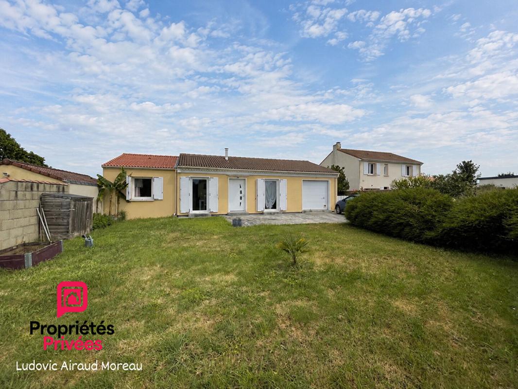 CORSEPT Maison de plain-pied 106 m²  3 chambres Corsept bourg à pied 1