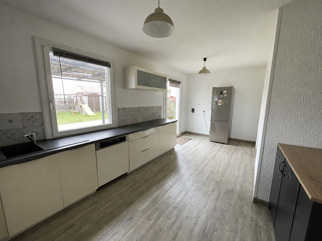 CORSEPT Maison de plain-pied 106 m²  3 chambres Corsept bourg à pied 5