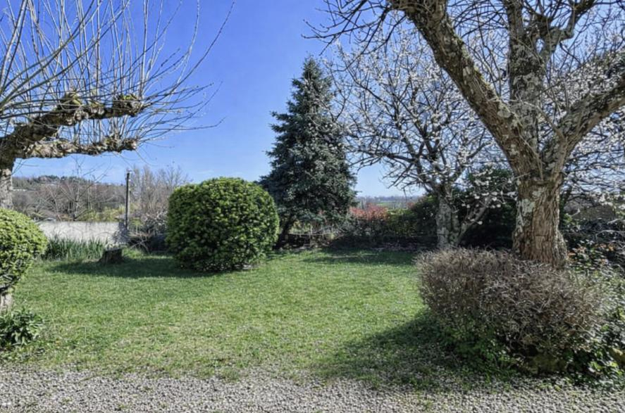MOMBRIER A 20 minutes de Saint-André de Cubzac - Au calme belle Girondine en pierre rénovée - 197 m2 habitables -7P- 4 Chambres -  2000 m2 de Terrain - Piscine 3