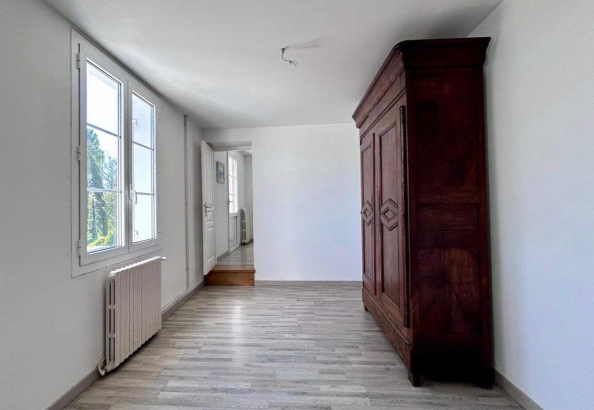 MOMBRIER A 20 minutes de Saint-André de Cubzac - Au calme belle Girondine en pierre rénovée - 197 m2 habitables -7P- 4 Chambres -  2000 m2 de Terrain - Piscine 8