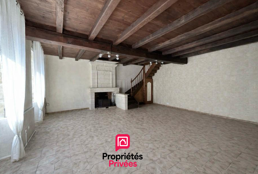 PLASSAC 25 kms de Saint-André de Cubzac : Maison en pierre 149 m2 - Cuisine indépendante aménagée et équipée - Grand séjour avec cheminée en pierre - 4 chambres - garage attenant - atelier 7