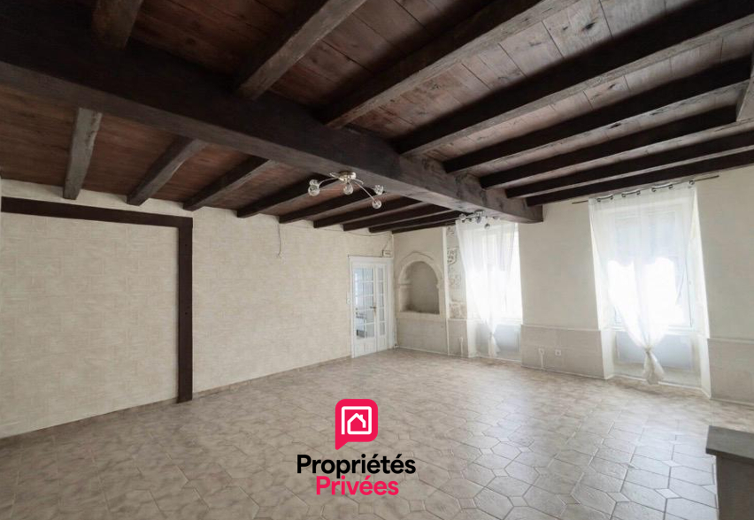 PLASSAC 25 kms de Saint-André de Cubzac : Maison en pierre 149 m2 - Cuisine indépendante aménagée et équipée - Grand séjour avec cheminée en pierre - 4 chambres - garage attenant - atelier 8