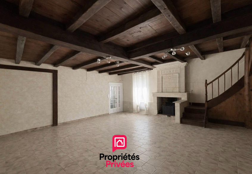 PLASSAC 25 kms de Saint-André de Cubzac : Maison en pierre 149 m2 - Cuisine indépendante aménagée et équipée - Grand séjour avec cheminée en pierre - 4 chambres - garage attenant - atelier 9