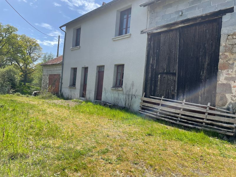 LE GRAND-BOURG Corps de ferme avec 12 hectares- fort potentiel  dans un secteur calme et verdoyant  Creuse 1