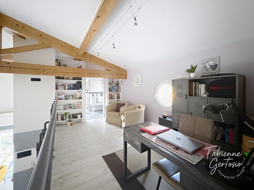 SOLLIES-TOUCAS SOLLIES-TOUCAS! Maison contemporaine avec piscine et garage de74m2 7