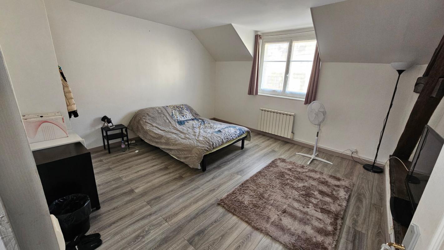 HOUDAN Houdan 5 mn / Gambais 2 mn / Maison de ville 104 m2 6