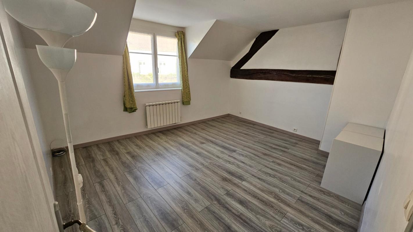 HOUDAN Houdan 5 mn / Gambais 2 mn / Maison de ville 104 m2 7