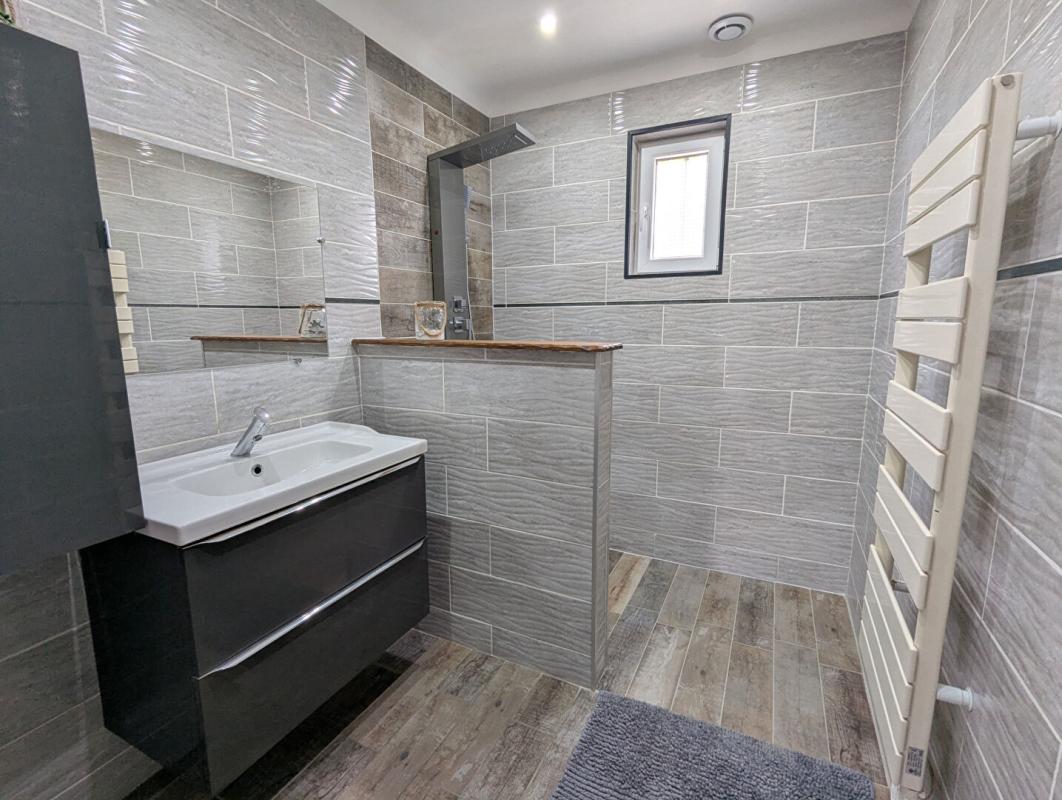 GUENROUET Maison  5 pièce(s) 136 m2 6