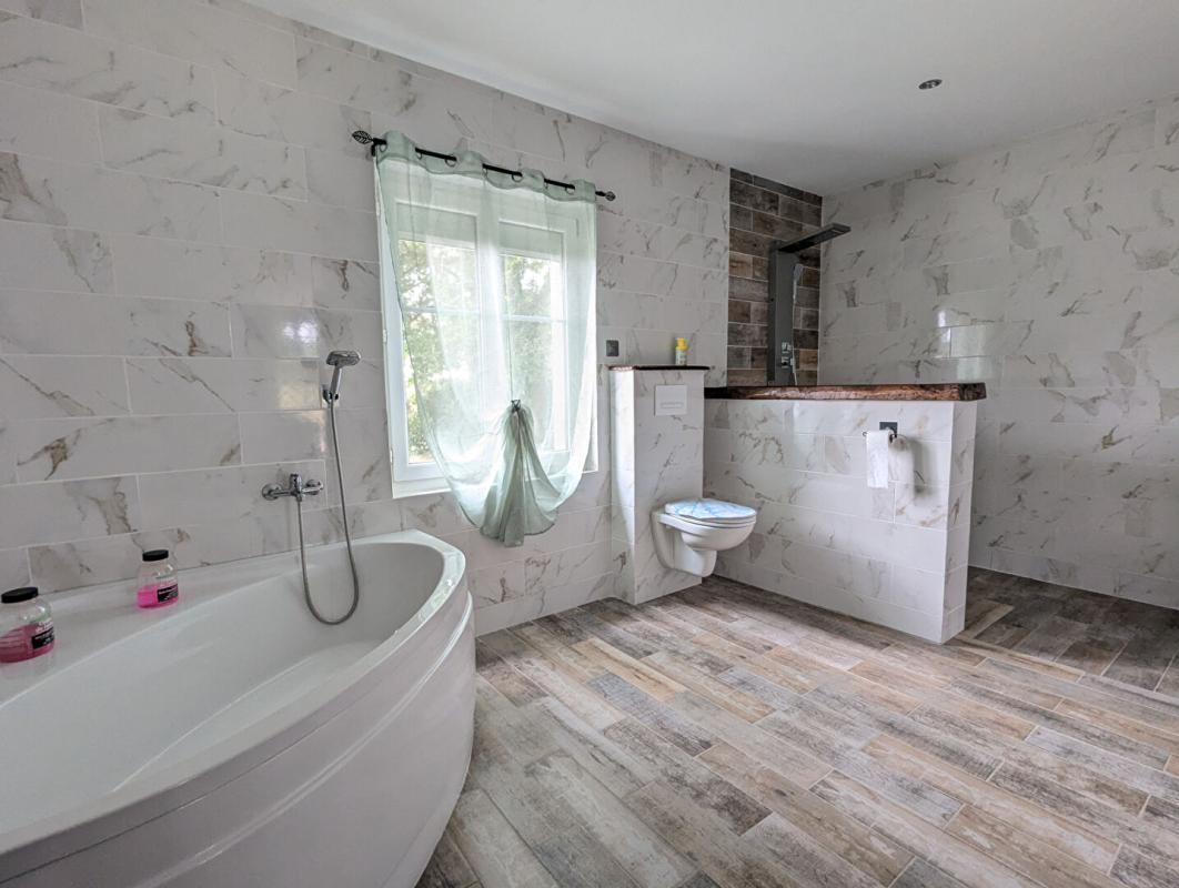 GUENROUET Maison  5 pièce(s) 136 m2 8