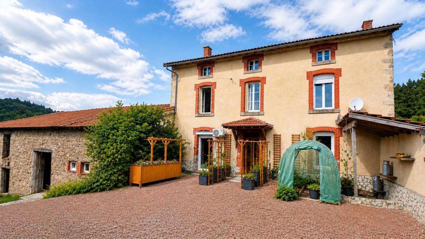 SAINT-JUST-EN-CHEVALET ST JUST EN CHEVALET - CORPS DE FERME 2