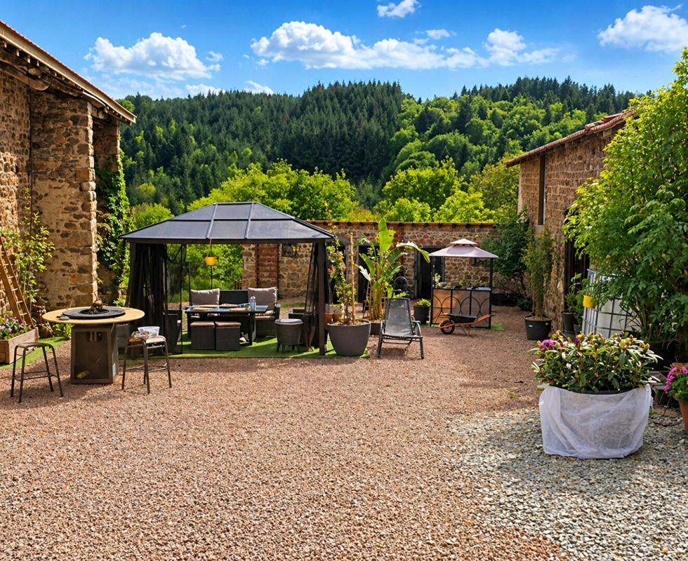 SAINT-JUST-EN-CHEVALET ST JUST EN CHEVALET - CORPS DE FERME 3