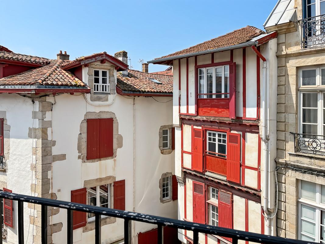 SAINT-JEAN-DE-LUZ Appartement Saint Jean De Luz 3 pièce(s) 68 m2 ascenseur proche plage 1